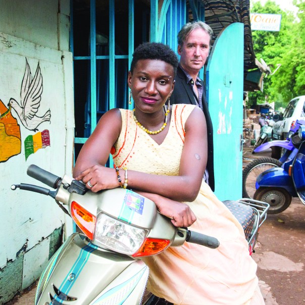 Mali. Bamako. 06/2017. Kankou et Mark Mulholland.